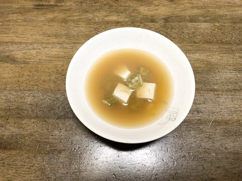 味噌汁レシピ　おくらと豆腐の味噌汁
